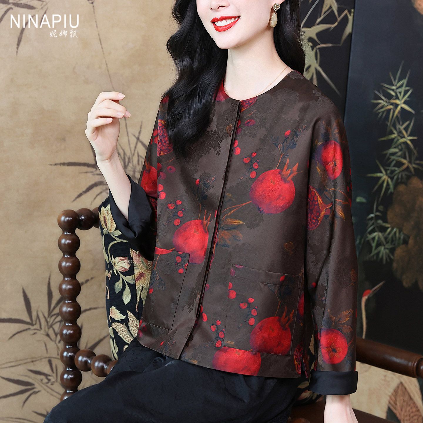 妮娜飘时尚年轻香云纱真丝短外套