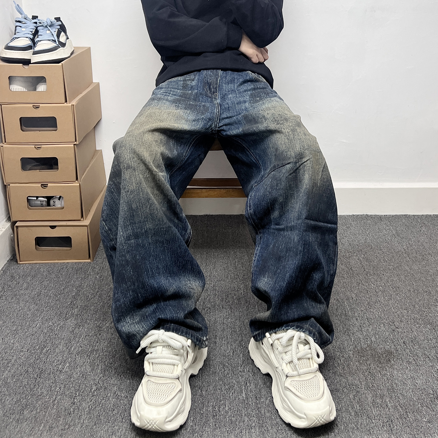 潮牌复古做旧脏染设计大码牛仔裤男款美式高街宽松直筒阔腿长裤子