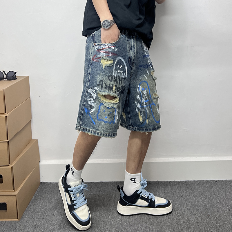 潮牌涂鸦印花破洞乞丐牛仔短裤男
