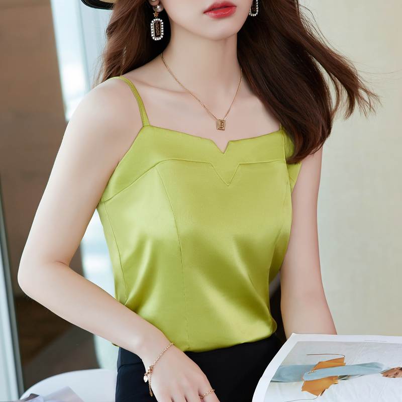西装内搭吊带背心女时尚洋气时髦仿真丝缎面胖mm遮肚子打底衫上衣