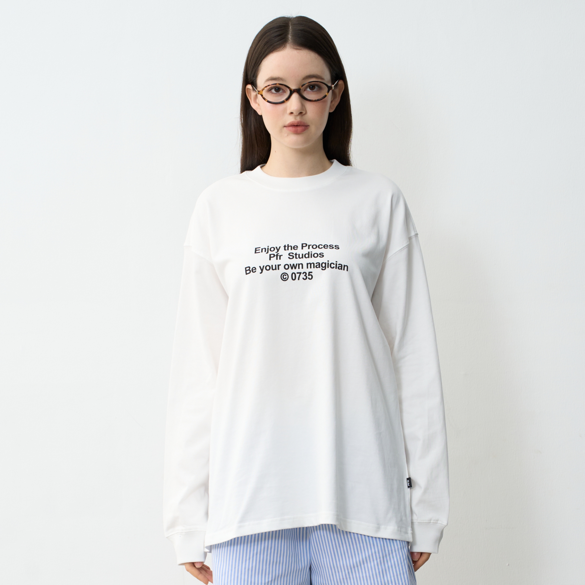 PFR AND小字母圆领长袖T恤落肩宽松简约字母印花情侣长袖打底衫