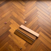 上海缅甸老柚木二手翻新纯实木室内人字拼地暖锁扣中古风复古地板