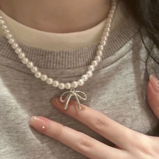珍珠蝴蝶结吊坠项链女轻奢小众高级感气质颈链2024年新爆款锁骨链