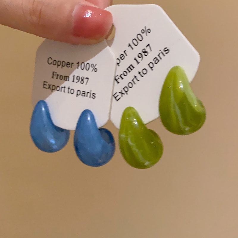奶盐薄荷蓝_蓝色树脂晕染耳坠女复古港风水滴耳钉女2026新款耳饰