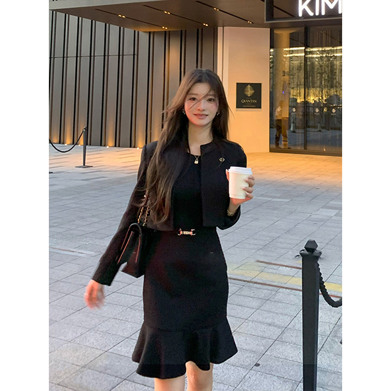 香风外套+无袖鱼尾连衣裙两件套