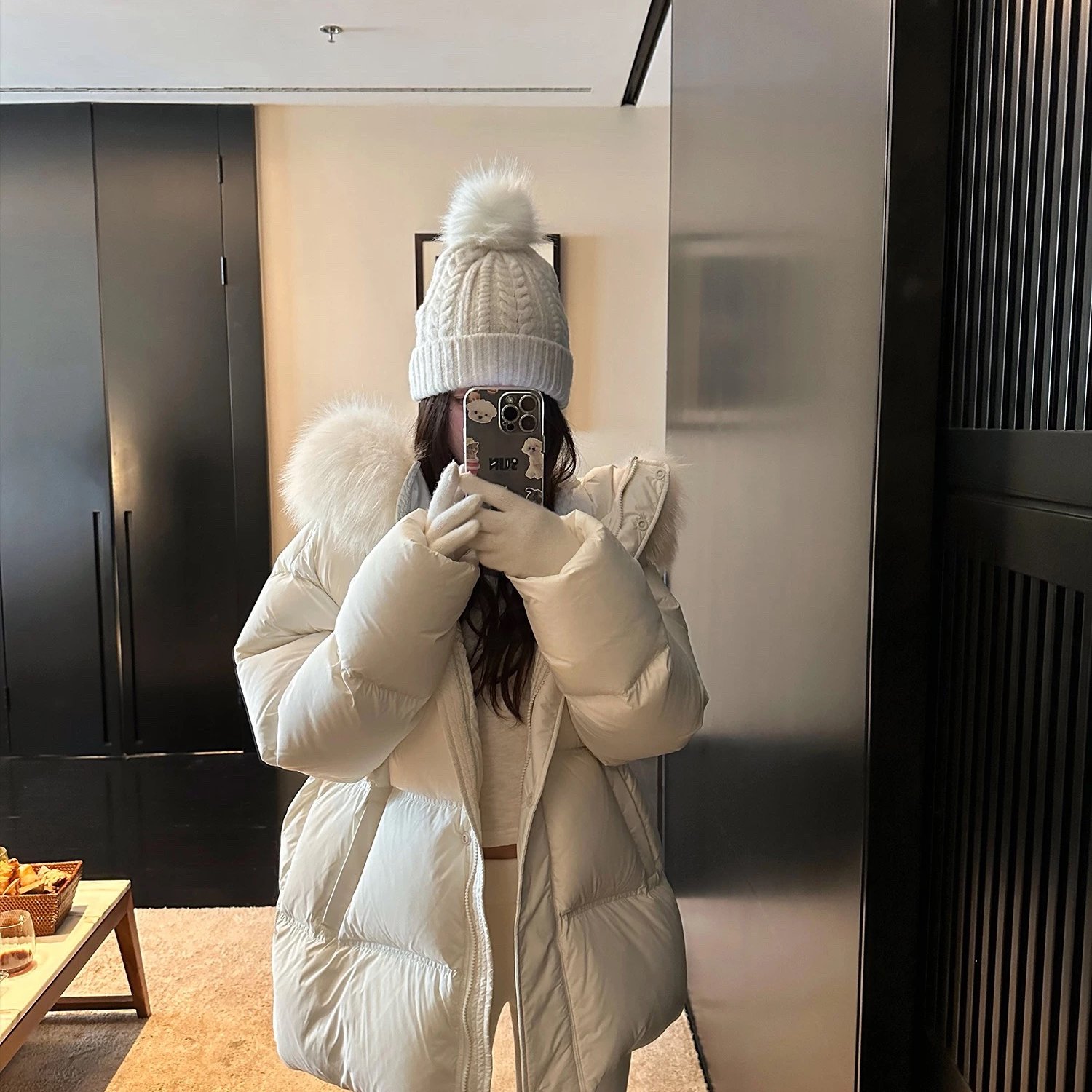 SUNONEONE雪国列车 貉子毛领防水加厚保暖羽绒服女冬宽松连帽外套图片