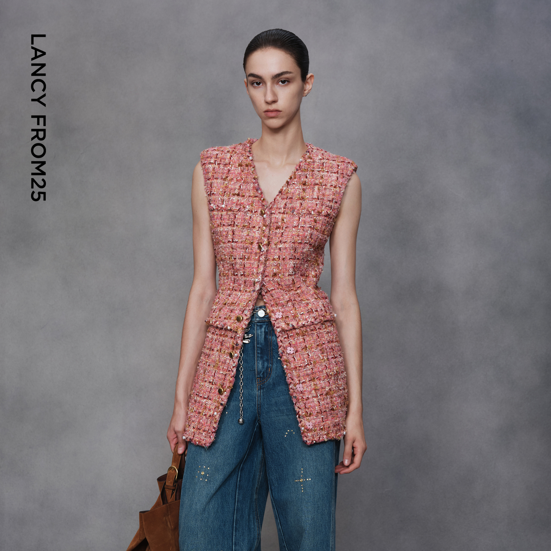 气质V领 自然腰线 羊毛花呢