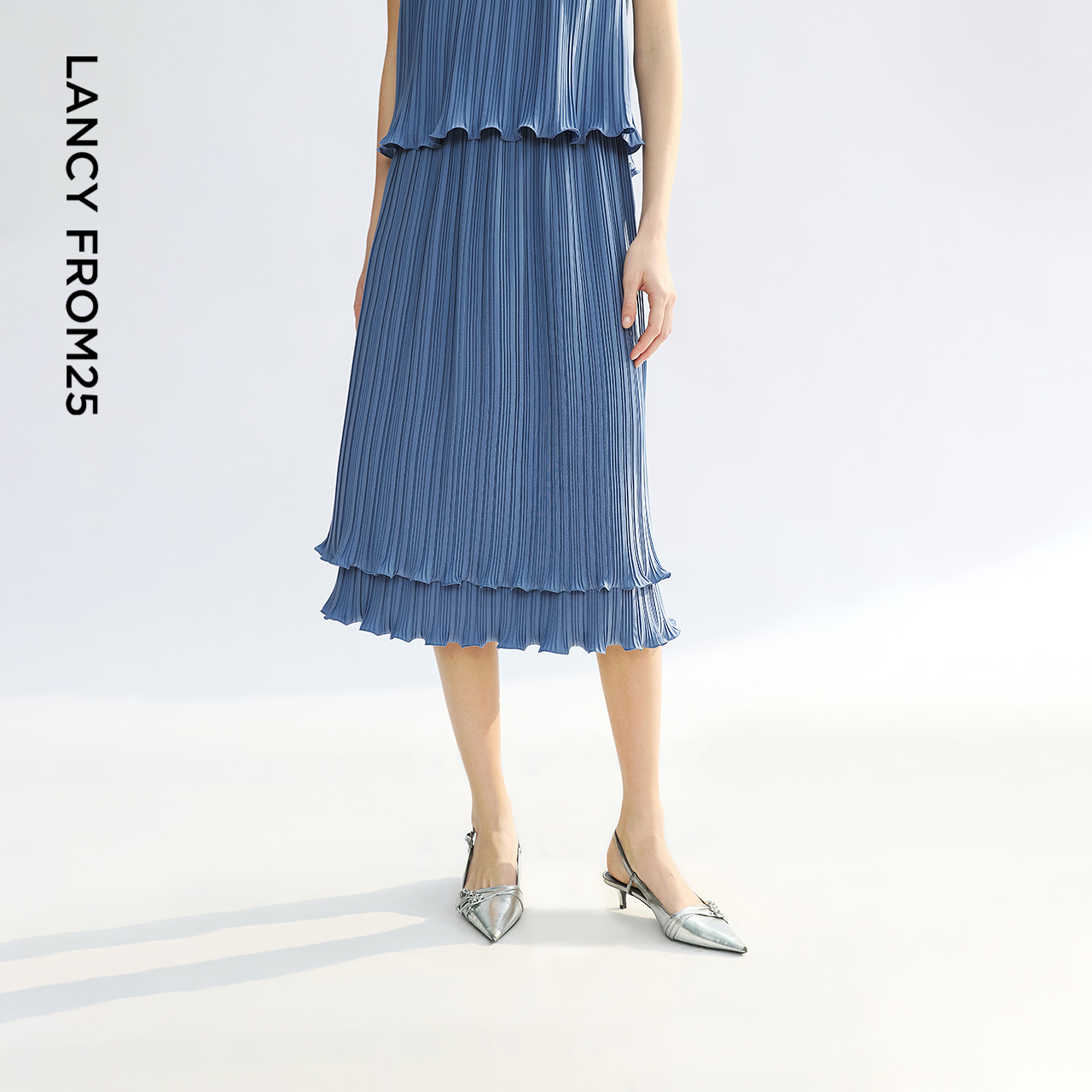 直筒裙型 海浪裙摆 弹力腰部