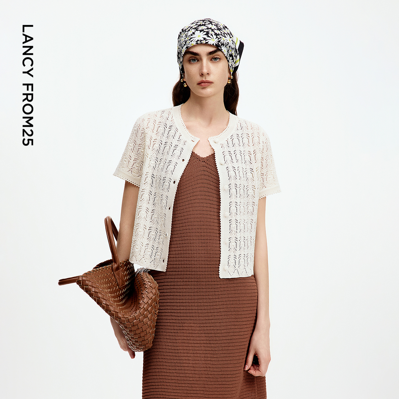 舒适亚麻 镂空钩花 圆领开襟