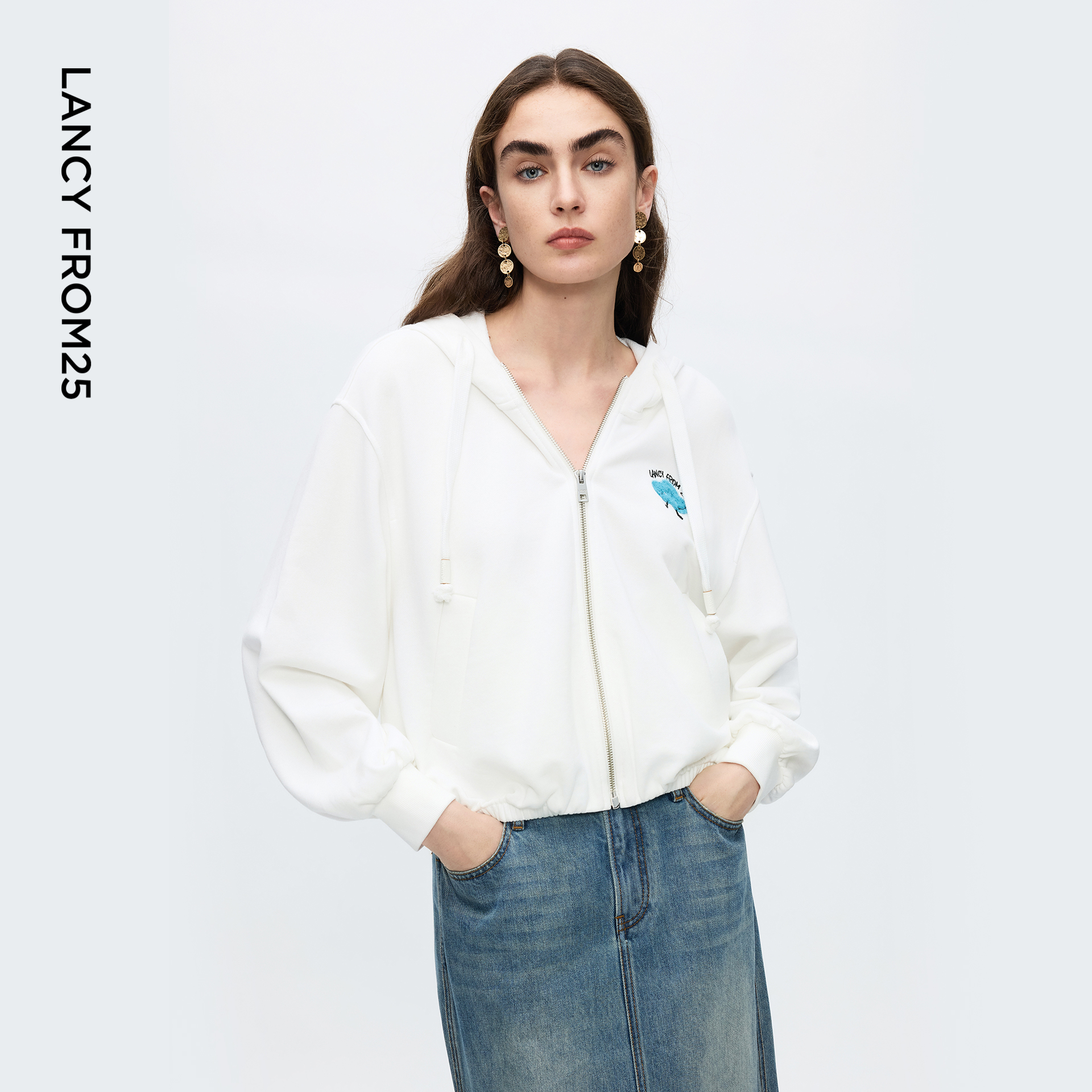 抽绳连帽 宽松廓形 落肩剪裁