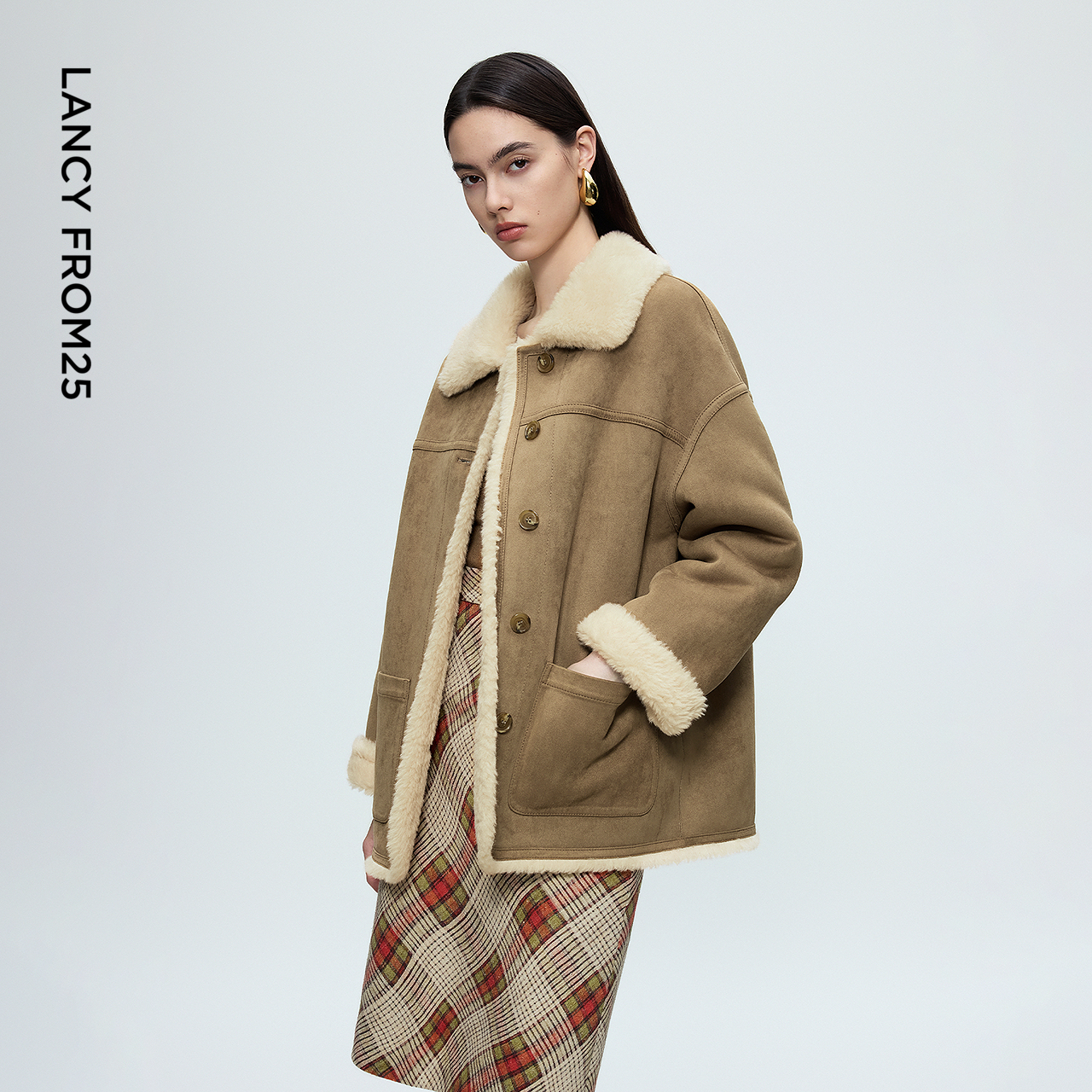 夹克翻领 宽松短版 毛绒内层