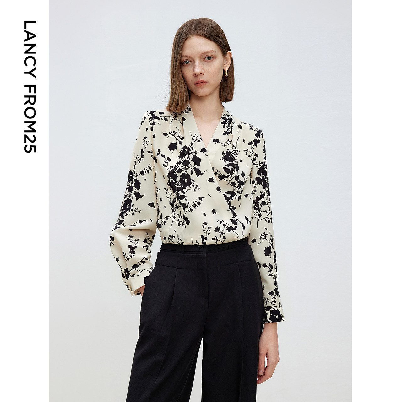 朗姿法式优雅碎花V领捏褶衬衫2025年秋季通勤复古典雅印花上衣女