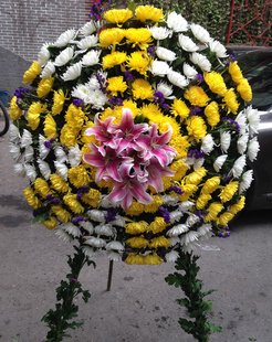重庆鲜花葬礼丧事黄白菊花篮丧事花圈白事殡葬花圈悼念花篮殡仪馆