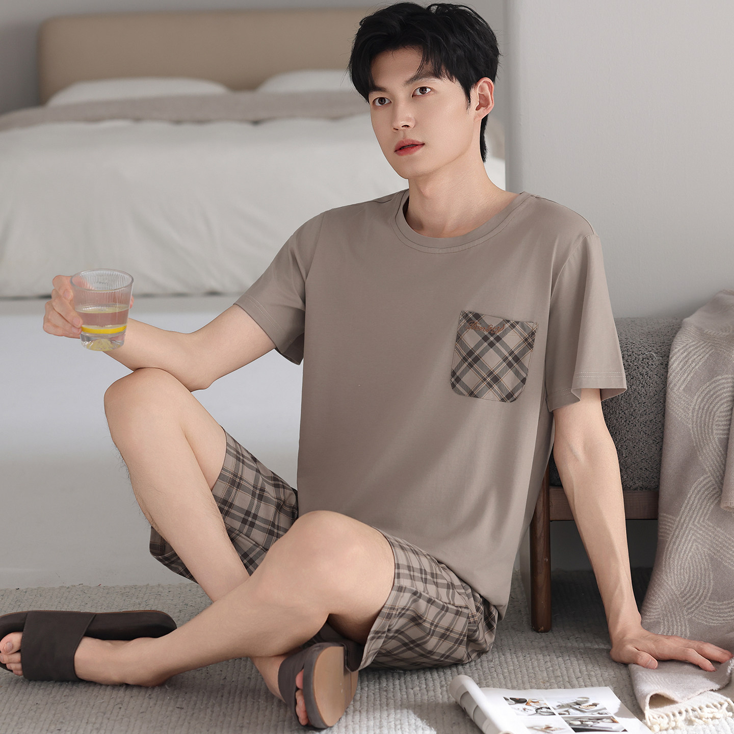 圆人男士睡衣夏棉薄款短袖短裤大码透气格子中老年爸爸家居服套装