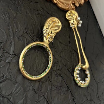 Schiaparelli 超现实主义法国高定款耳饰，精致浪漫