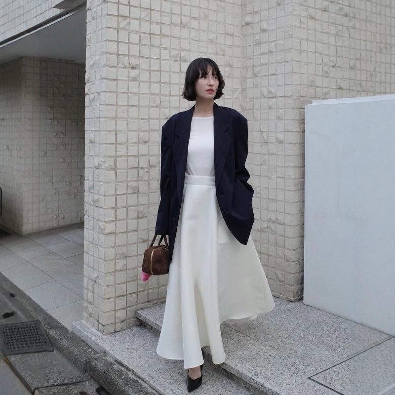 CLANE休闲纯色蓬松喇叭半身裙