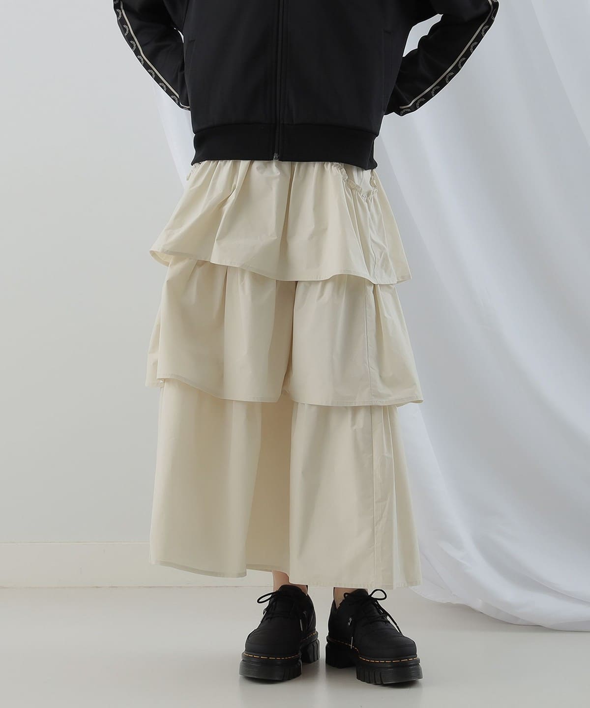 日代 Ray BEAMS Taffeta gathered tiered skirt 24SS 层叠半身裙