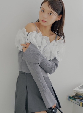日代 Chico Big Ruffle Docking Knit 25AW 荷叶边露肩针织衫