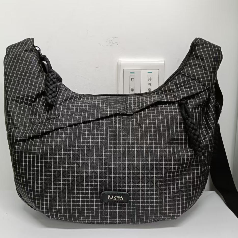 C1023CX5新款单肩包