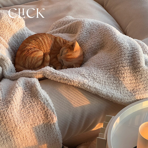 click高仿真树脂可爱猫咪