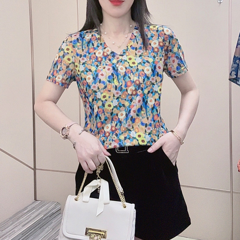 2026夏季新款女装肌肤纱轻薄透气V领碎花宽松T恤女遮肚显瘦上衣女