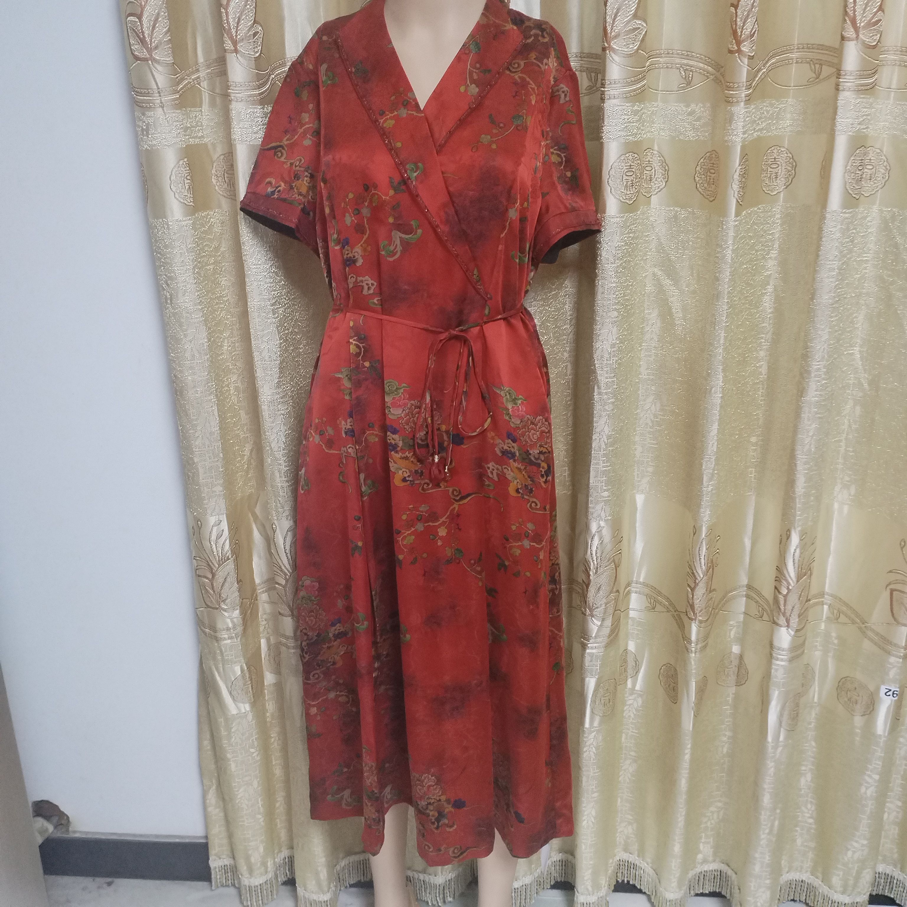 25年西服领收腰系腰带香云纱花罗连衣裙