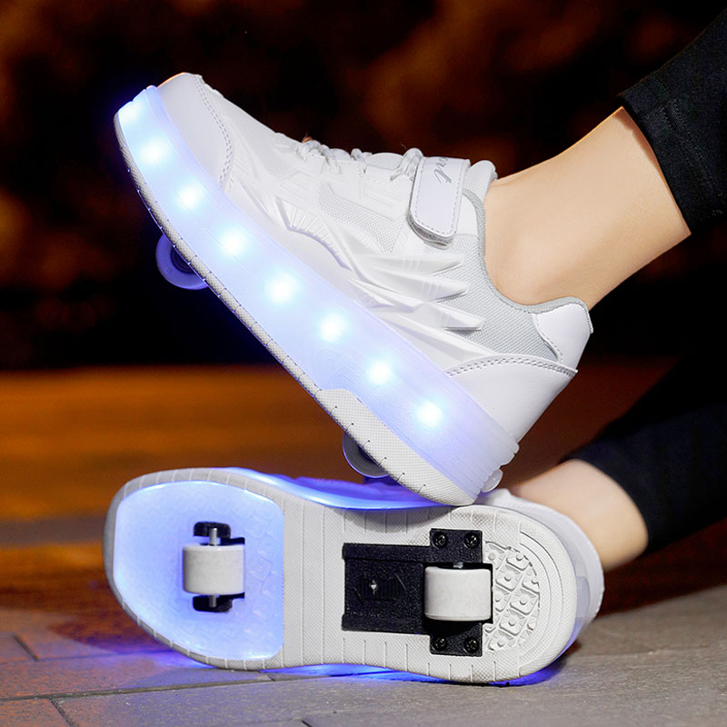 带轮子的鞋女学生暴走鞋男童双轮