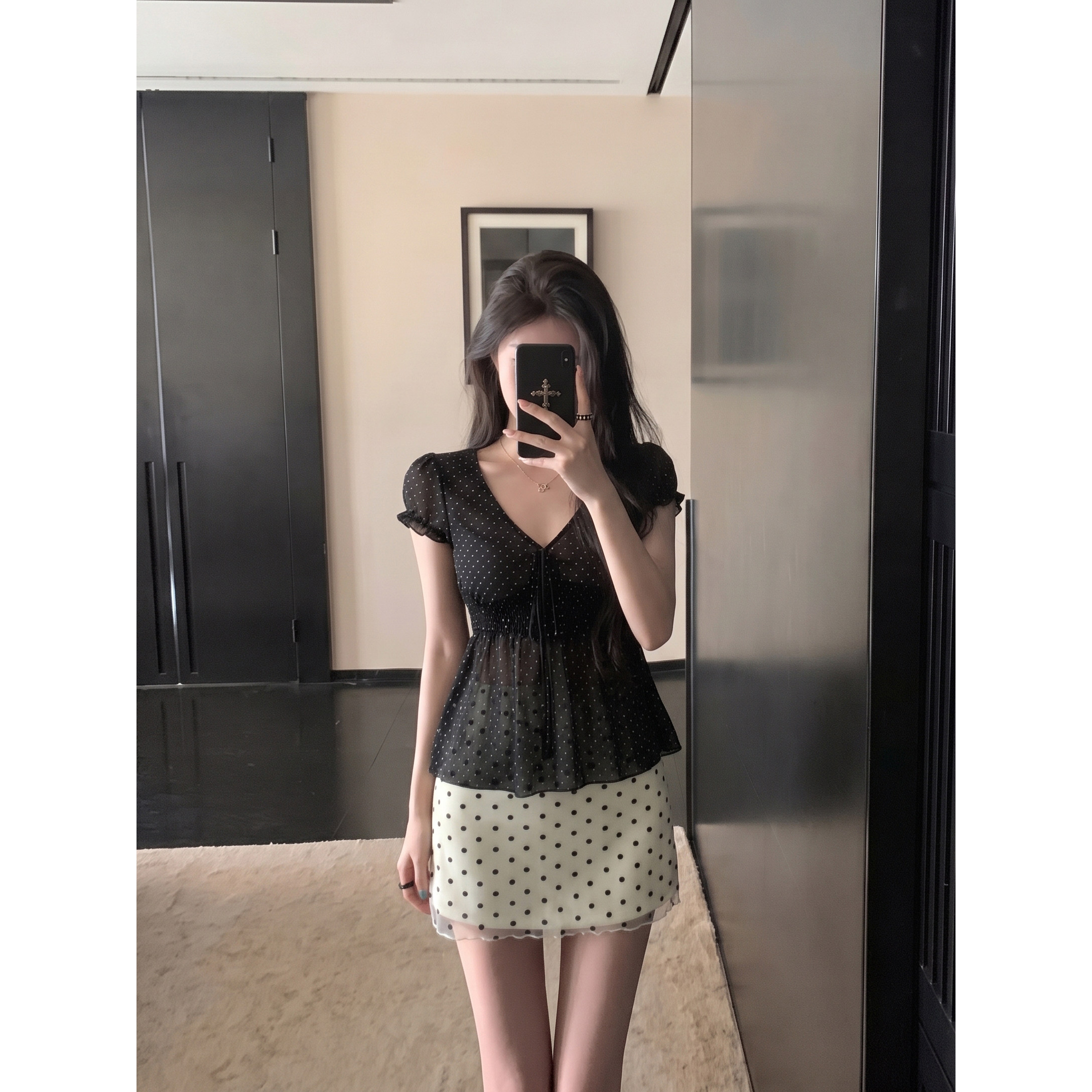 夏季复古波点V领系带显瘦T恤女图片