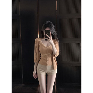 纯欲蕾丝拼接坑条针织吊带开衫单排扣收腰显瘦上衣两件套女早秋季