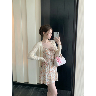 法式修身碎花吊带连衣裙女夏季新款纯欲风设计感系带收腰a字短裙