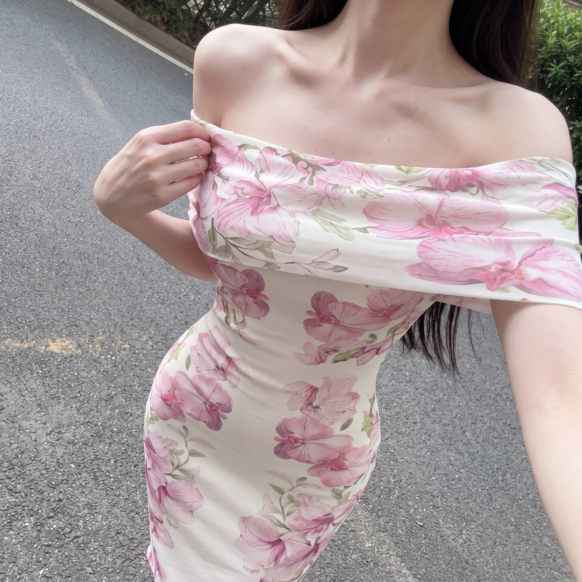 纯欲一字肩花卉印花连衣裙女夏季设计感露肩修身包臀裙性感显瘦