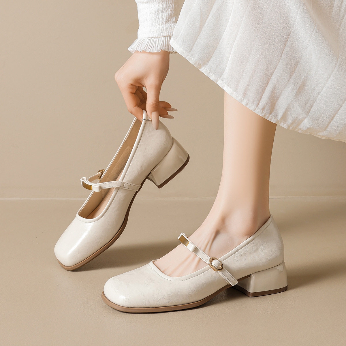 牛皮版法式粗跟玛丽珍单鞋女2026新款冬春复古棕色小皮鞋高跟鞋子