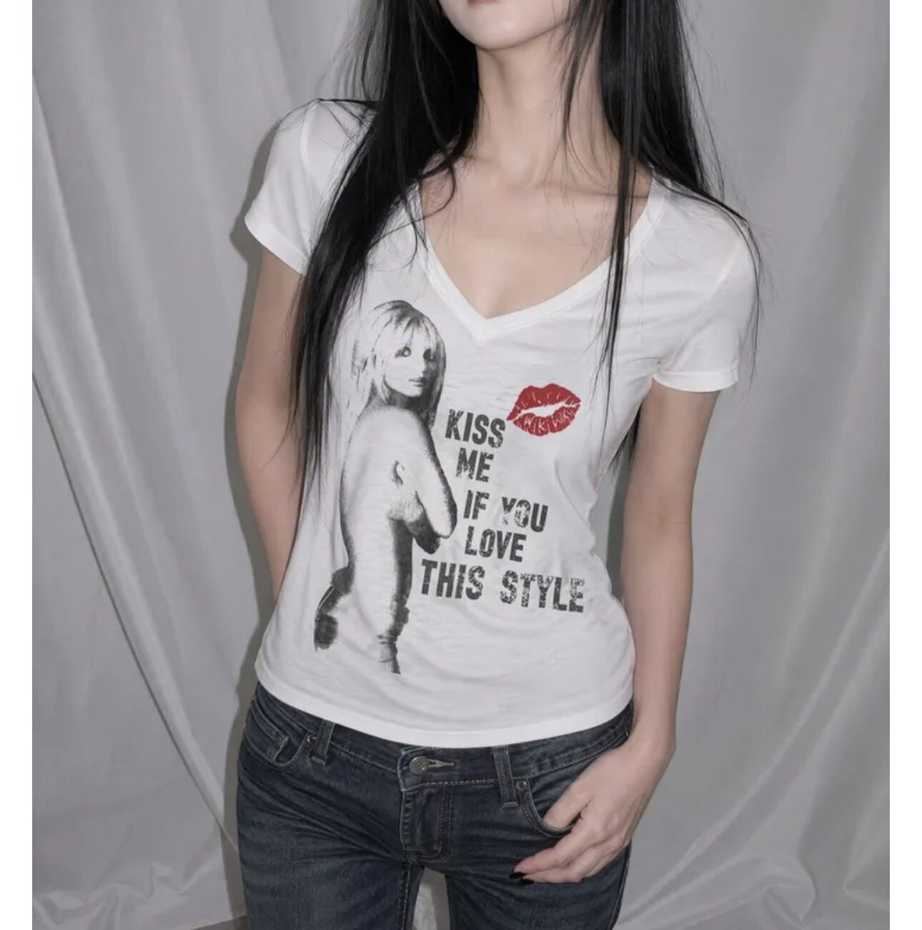 Shawne 26s春新韩国正品代购 Y2K嘴唇欧美人物V领显瘦短袖T恤tee