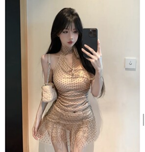 小众波点丝巾背心可爱短裙组合套装 代购 26s春新韩国正品 Shawne