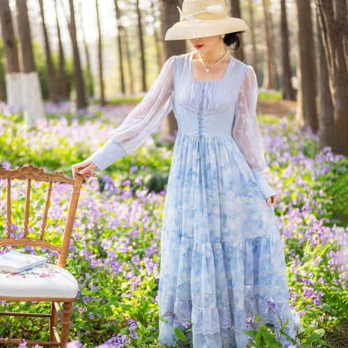 蓝色碎花大裙摆连衣裙