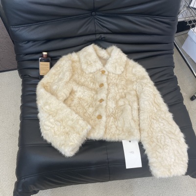 短款翻领皮毛一体环保皮草外套