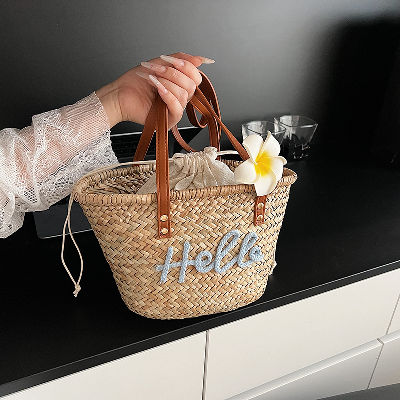Hello字母天然水草编织包女2025新款海边度假菜篮子托特包大容量