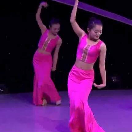 傣族舞蹈演出服装女泼水节玫红学生练习裙弹力大摆孔雀鱼尾裙定做
