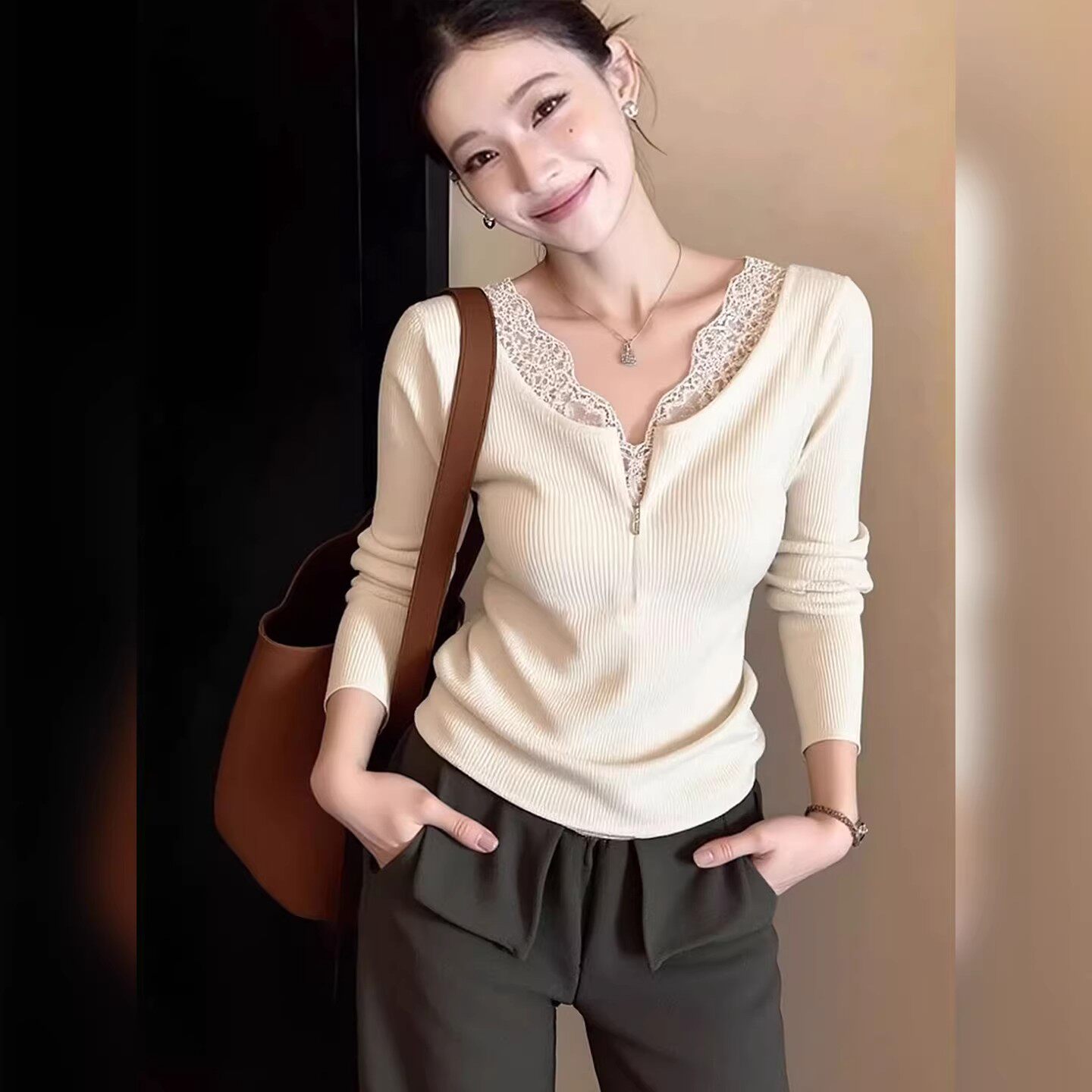 小众潮流洋气蕾丝拼接套头针织衫春季设计感通勤百搭休闲长袖上衣