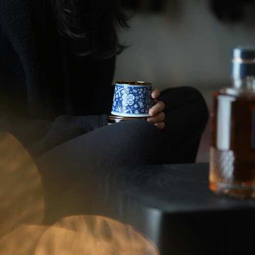 枕石向野景德镇手绘釉下青花酒杯