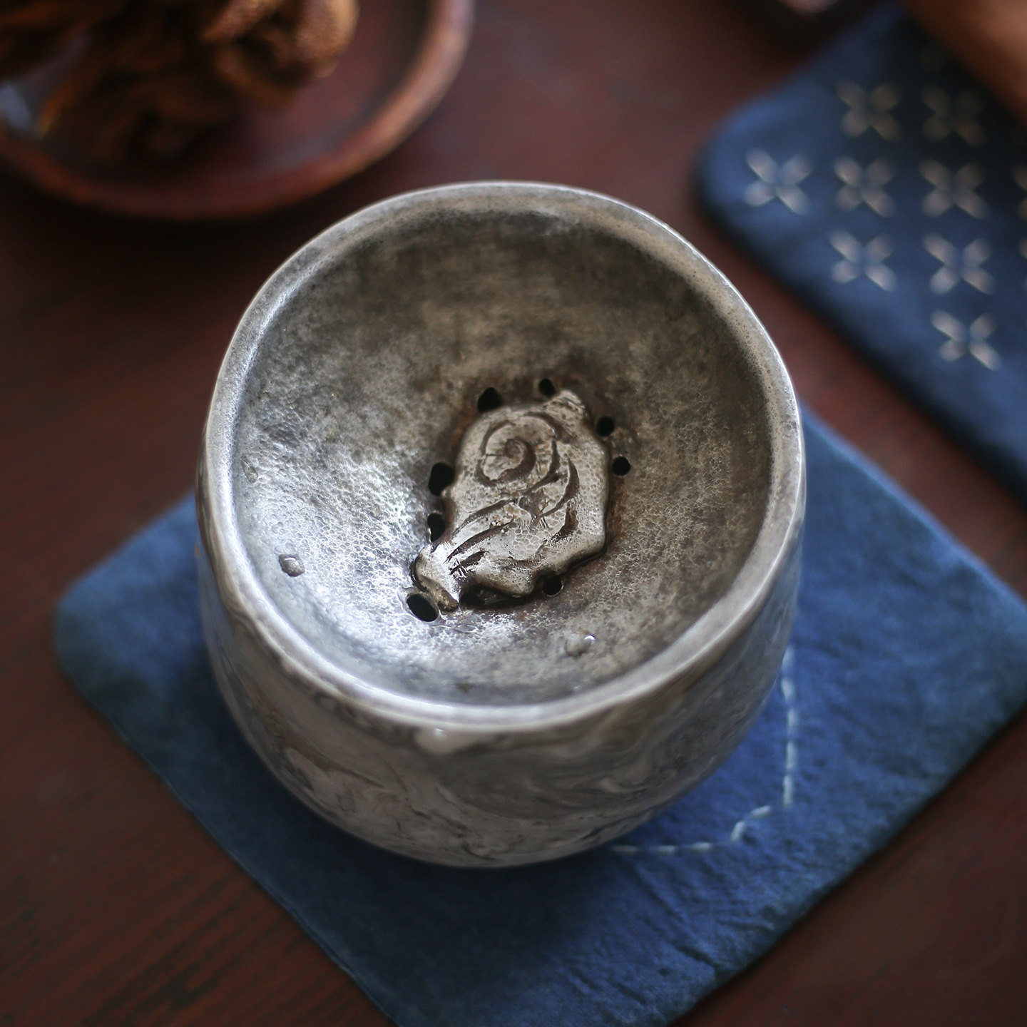 手拉胚搅泥建水锤纹锡盖茶洗