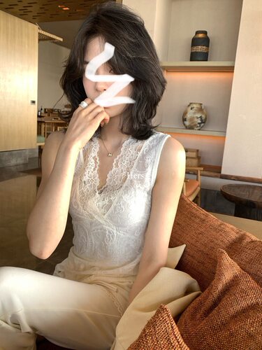 hers80296早春夏季新款韩系纯欲风蕾丝v领吊带背心女内搭叠穿打底