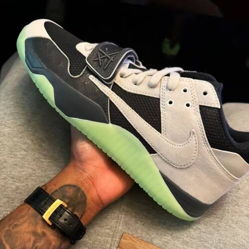 Jordan联名复古篮球鞋