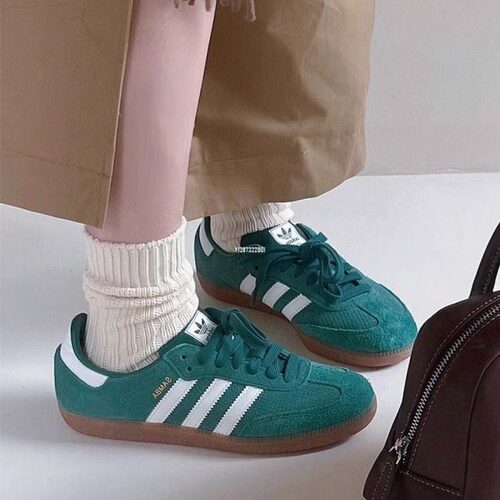 阿迪达斯Adidas时尚绿色男女板鞋