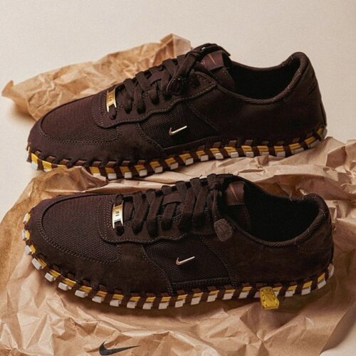 Nike/耐克棕色运动休闲鞋