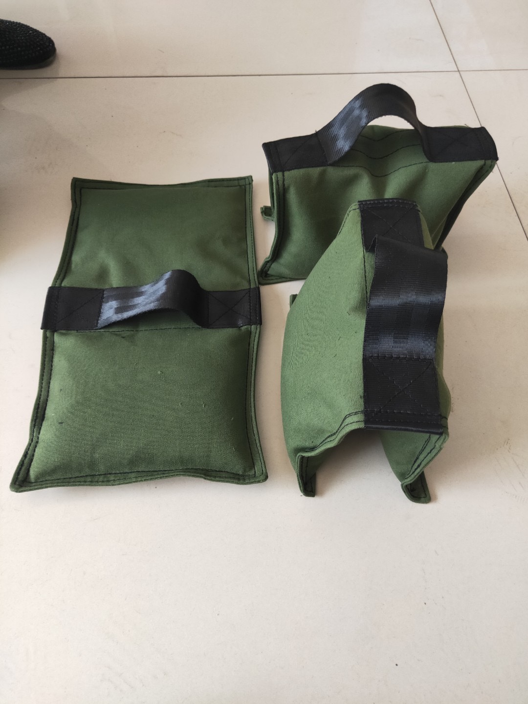 配重沙袋摄影沙袋压东西沙袋负重沙袋