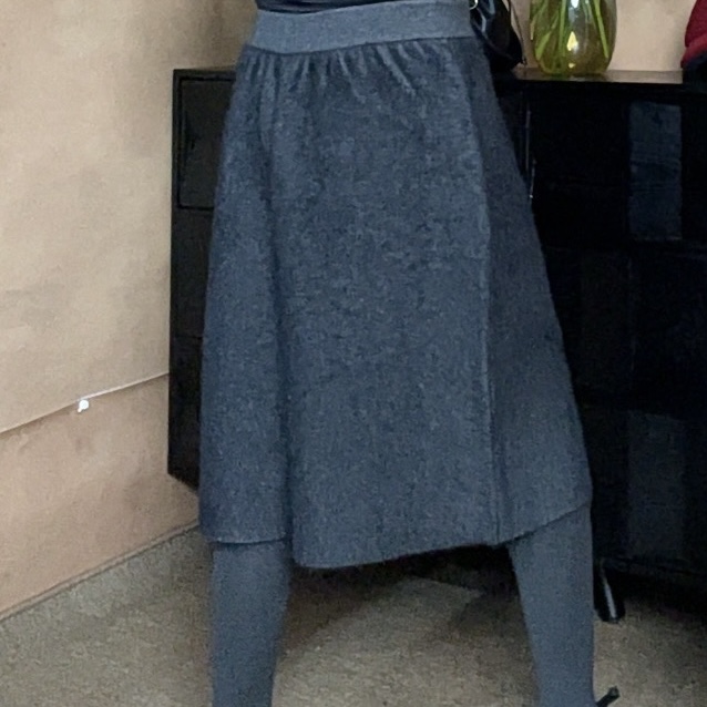 2025韩国冬季时尚松紧腰百搭狐狸绒纯色毛绒感加厚七分阔腿裤