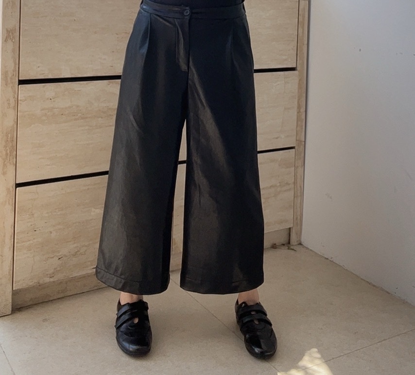 2025秋季新款网红中长款松紧腰百搭时尚显瘦八分直筒阔腿皮裤女款