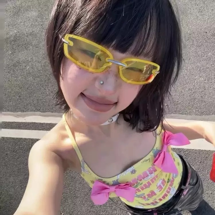 个性透明黄色无框小窄方框墨镜猫眼Y2K辣妹街拍网感女潮太阳眼镜