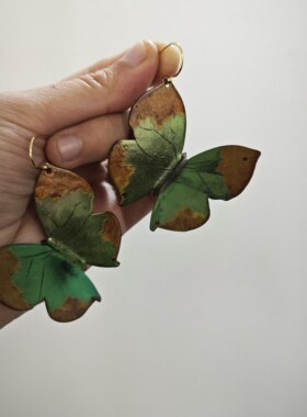 颜大玖原创《虫鸣》大漆描金工艺彩绘大蝴蝶耳环-手作铜胎漆器